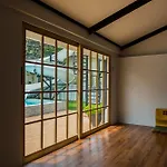 Saga Pool House *