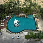 Club Royal Condominium Wongamat A511 - Spacious And Cozy Apartment On The First Line Of The Sea