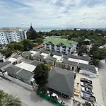 Club Royal Condominium Wongamat A511 - Spacious And Cozy Apartment On The First Line Of The Sea