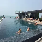 The Base Sea View * Pattaya
