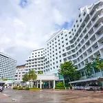 Royal Palace Hotel