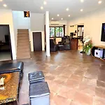 Wowland Luxury Pool Walking Street Villa *