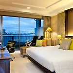 Dusit Thani 5*