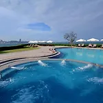 Dusit Thani Resort 5*