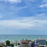 Apartment The Base Deluxe Pattaya