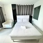 Center By K Apartment