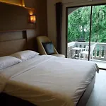 Honey Lodge
