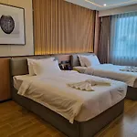 Man Tony Hotel