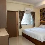 โรงแรม Sea 3*