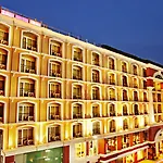 โรงแรมอินทิเมท พัทยา (SHA Extra Plus)