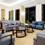 Aiyara Palace Hotel