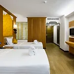 Aiyara Palace Hotel