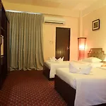 Romeo Palace โรงแรม 3*