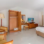 เดอะ โกลเด้น วิล บูติคแอนด์สปา 3* Pattaya