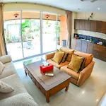 Tamnak 11br With Privater Pool โรงแรม 3*