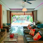 โรงแรม Tamnak 11br With Privater Pool
