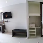 Hotel April
