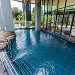 Oyo 143 Dday Resotel