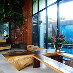 Hotel Oyo 143 Dday Resotel