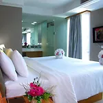 Hotel Oyo 143 Dday Resotel