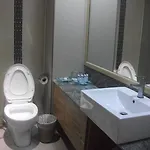 Oyo 143 Dday Resotel 4*