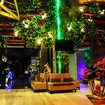 Oyo 143 Dday Resotel