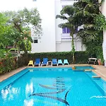 Hotel Naris Art 3*