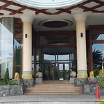 Long Garden & Pavilions