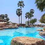Long Garden & Pavilions 5*