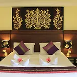 โรงแรม Siwalai Place 3*