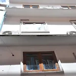 Highfive Guest House