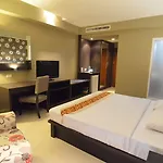 โรงแรมเวลคัม พลาซ่า 3*