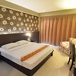 โรงแรมเวลคัม พลาซ่า 3*