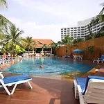 Twin Palms Pattaya, Sha Extra Certified Hotel 3*