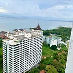 อพาร์ทเม้น Riviera Wongamat