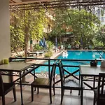 โรงแรม โอเปย์ เดอ เพลส