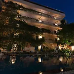 โรงแรม โอเปย์ เดอ เพลส