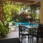 โอเปย์ เดอ เพลส 3* Pattaya