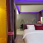 Hotel The Weekend