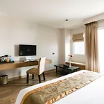 Adelphi Hotel 4*