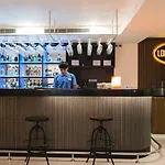 Adelphi Hotel