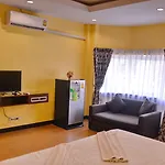 Taj Place Residency Hotel 2*
