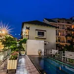 Sutus Court 2 Hotel