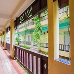 Sutus Court 2 Hotel
