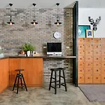 โรงแรม The Corner 3*