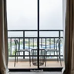 โรงแรม The Corner 3*