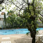 Royal Twins Palace Hotel