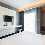 โรงแรม Sea Me Spring Tree (adults Only)