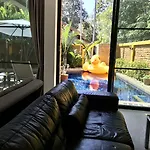 4poolvillas Villa *