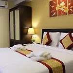 Hotel The Grand Day Night
